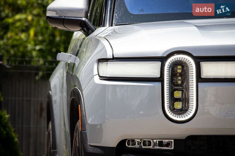 Пикап Rivian R1S 2022 в Львове