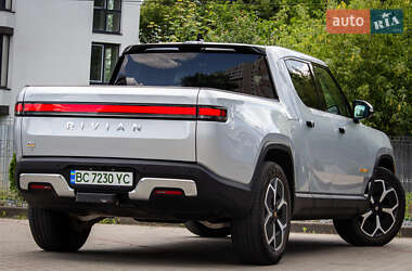 Пікап Rivian R1S 2022 в 