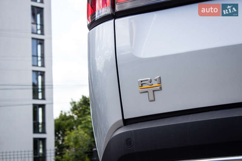 Пикап Rivian R1S 2022 в Львове