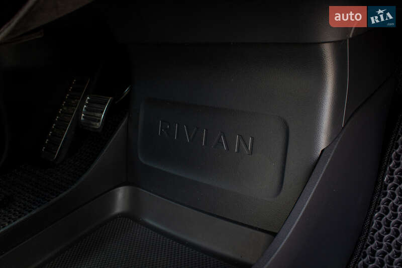 Пикап Rivian R1S 2022 в Львове