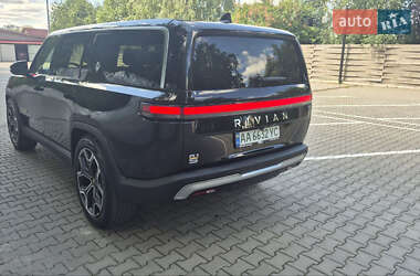 Внедорожник / Кроссовер Rivian R1S 2023 в 