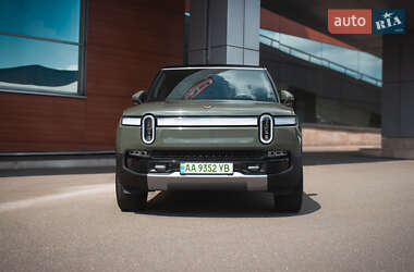 Внедорожник / Кроссовер Rivian R1S 2023 в 