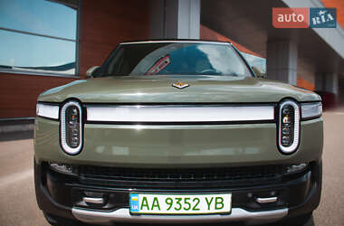 Внедорожник / Кроссовер Rivian R1S 2023 в 