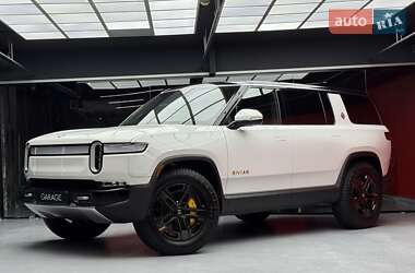 Внедорожник / Кроссовер Rivian R1S 2022 в 