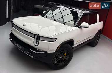 Внедорожник / Кроссовер Rivian R1S 2022 в 