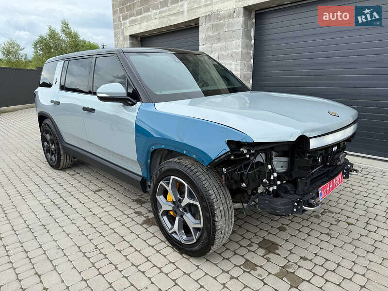 Позашляховик / Кросовер Rivian R1S 2023 в 