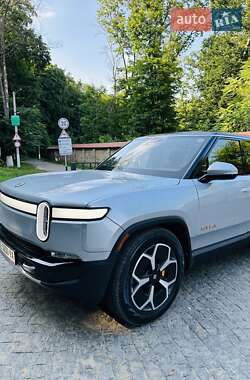 Позашляховик / Кросовер Rivian R1S 2024 в 