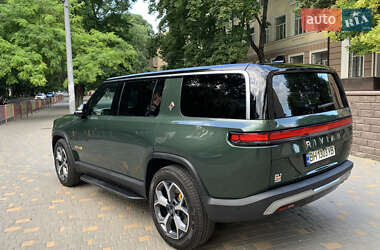 Позашляховик / Кросовер Rivian R1S 2023 в 