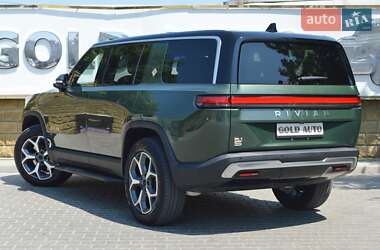 Позашляховик / Кросовер Rivian R1S 2023 в 