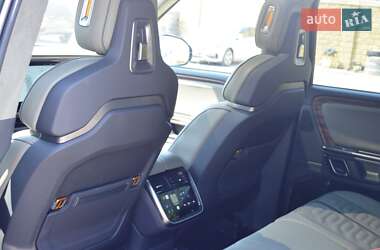 Позашляховик / Кросовер Rivian R1S 2023 в 