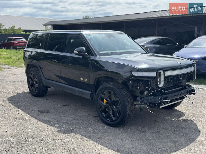 Rivian R1S 2023