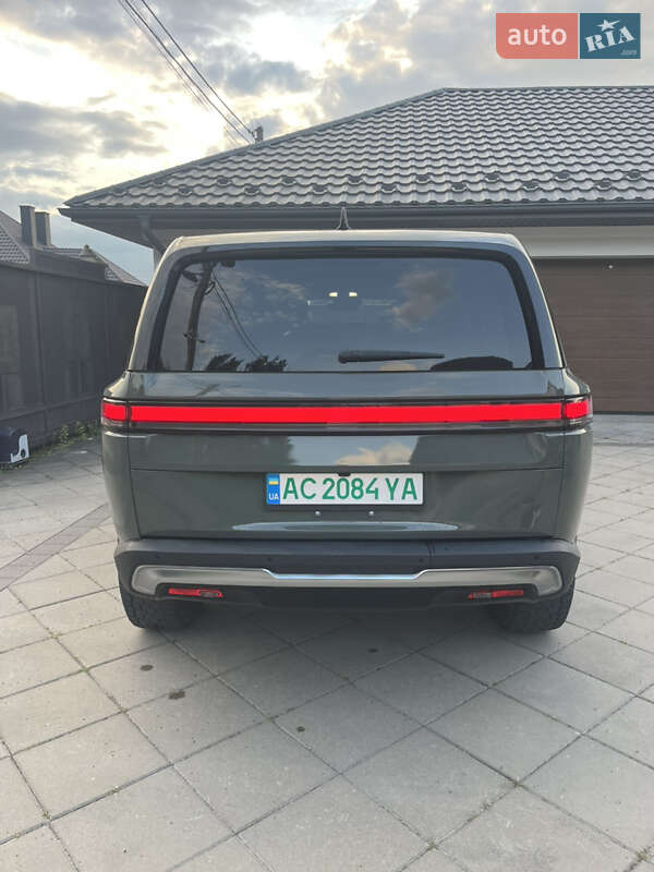 Позашляховик / Кросовер Rivian R1S 2023 в Ковелі