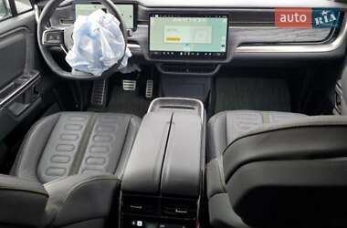 Позашляховик / Кросовер Rivian R1S 2024 в 