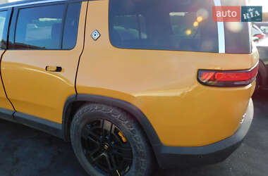 Позашляховик / Кросовер Rivian R1S 2023 в 