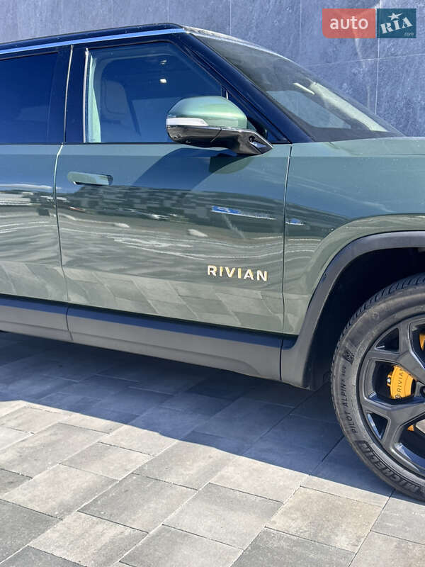 Внедорожник / Кроссовер Rivian R1S 2023 в Киеве