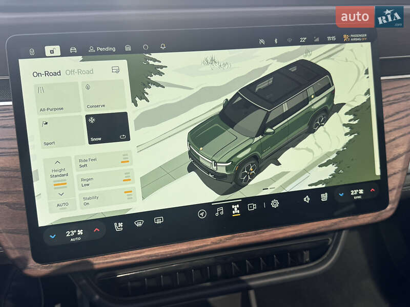 Внедорожник / Кроссовер Rivian R1S 2023 в Киеве