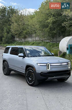 Позашляховик / Кросовер Rivian R1S 2025 в Рівному