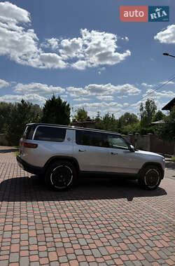 Внедорожник / Кроссовер Rivian R1S 2025 в 