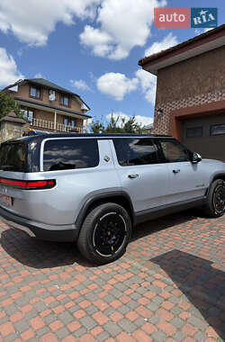 Внедорожник / Кроссовер Rivian R1S 2025 в 