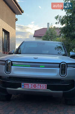 Внедорожник / Кроссовер Rivian R1S 2025 в 