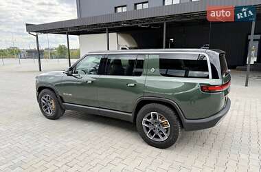 Позашляховик / Кросовер Rivian R1S 2023 в 