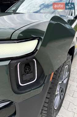 Позашляховик / Кросовер Rivian R1S 2023 в 