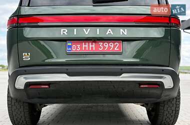 Позашляховик / Кросовер Rivian R1S 2023 в 
