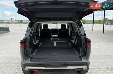 Позашляховик / Кросовер Rivian R1S 2023 в 