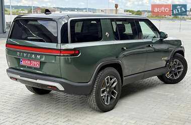 Позашляховик / Кросовер Rivian R1S 2023 в 