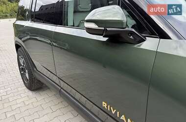 Позашляховик / Кросовер Rivian R1S 2023 в 