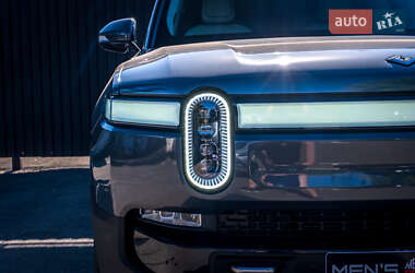 Позашляховик / Кросовер Rivian R1S 2023 в 