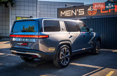 Позашляховик / Кросовер Rivian R1S 2023 в 