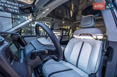 Позашляховик / Кросовер Rivian R1S 2023 в 