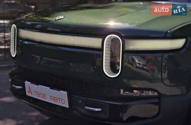 Позашляховик / Кросовер Rivian R1S 2023 в 