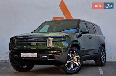 Позашляховик / Кросовер Rivian R1S 2023 в 