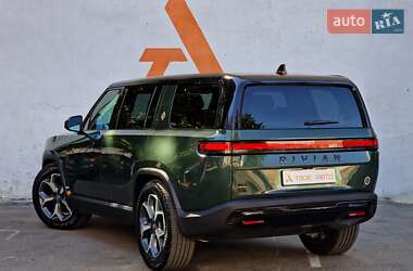 Позашляховик / Кросовер Rivian R1S 2023 в 