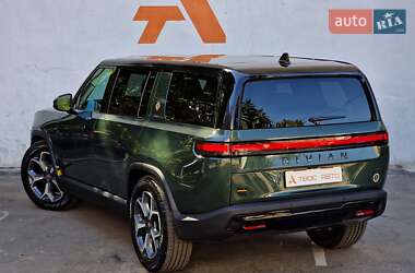 Позашляховик / Кросовер Rivian R1S 2023 в 
