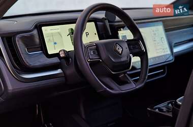 Позашляховик / Кросовер Rivian R1S 2023 в 
