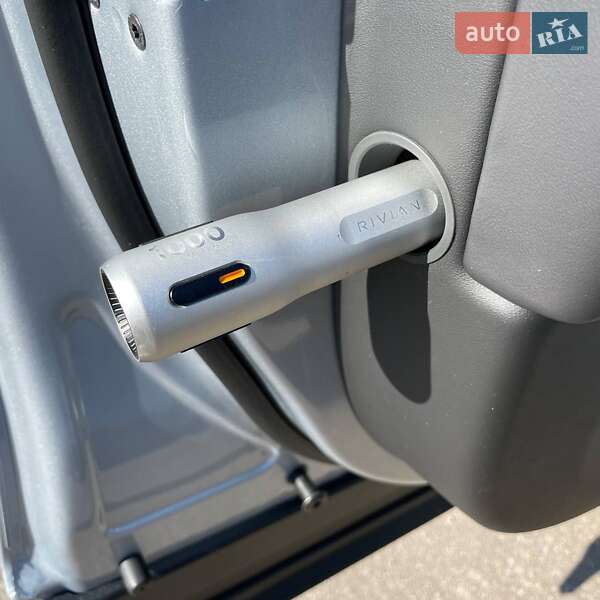 Позашляховик / Кросовер Rivian R1S 2023 в Києві фото 29 Позашляховик / Кросовер Rivian R1S 2023 в Києві