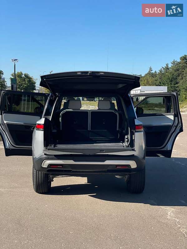 Позашляховик / Кросовер Rivian R1S 2023 в Києві фото 26 Позашляховик / Кросовер Rivian R1S 2023 в Києві
