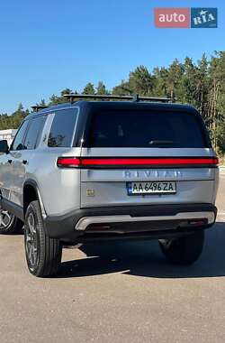 Позашляховик / Кросовер Rivian R1S 2023 в 