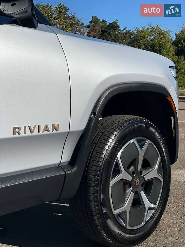 Позашляховик / Кросовер Rivian R1S 2023 в Києві фото 20 Позашляховик / Кросовер Rivian R1S 2023 в Києві