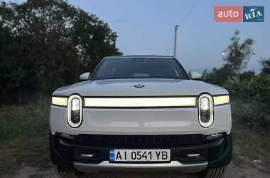 Позашляховик / Кросовер Rivian R1S 2024 в 