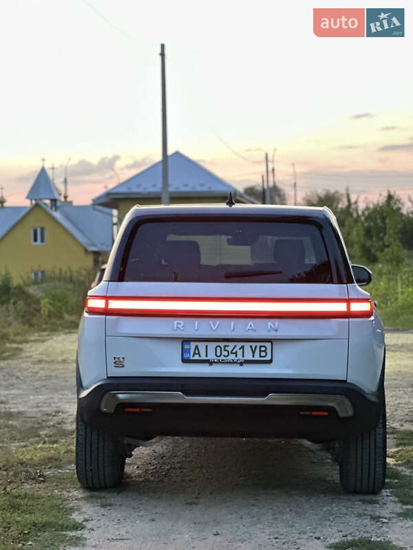 Позашляховик / Кросовер Rivian R1S 2024 в Києві