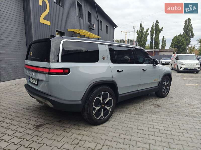 Внедорожник / Кроссовер Rivian R1S 2023 в Киеве