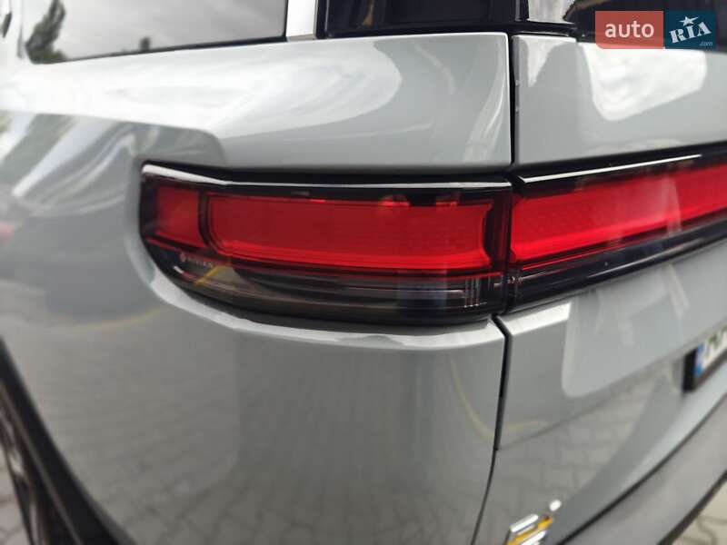 Внедорожник / Кроссовер Rivian R1S 2023 в Киеве