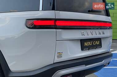 Внедорожник / Кроссовер Rivian R1S 2022 в 