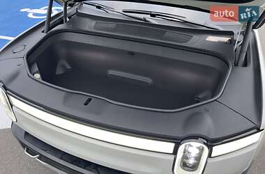 Внедорожник / Кроссовер Rivian R1S 2022 в 