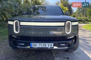 Внедорожник / Кроссовер Rivian R1S 2022 в Ровно