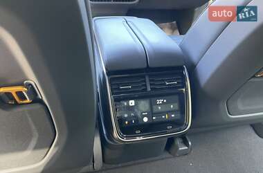Внедорожник / Кроссовер Rivian R1S 2022 в 